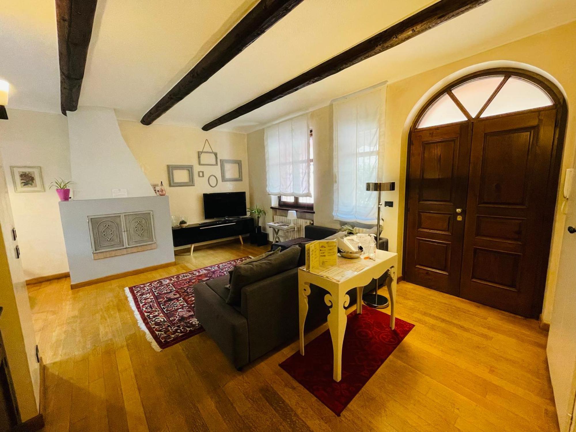 Casa Caroli, Charme E Comfort Nel Cuore Di Alba Екстер'єр фото