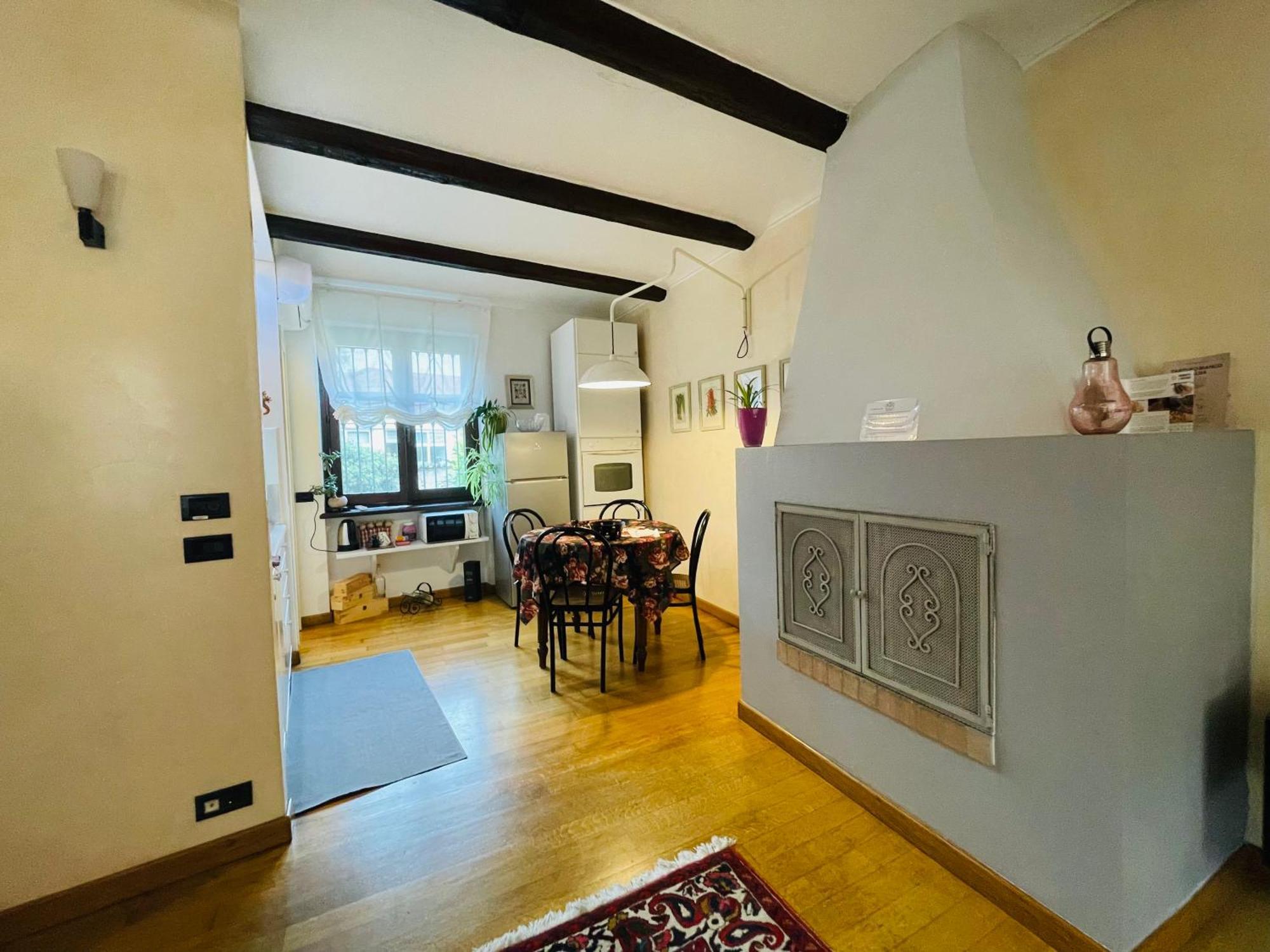 Casa Caroli, Charme E Comfort Nel Cuore Di Alba Екстер'єр фото