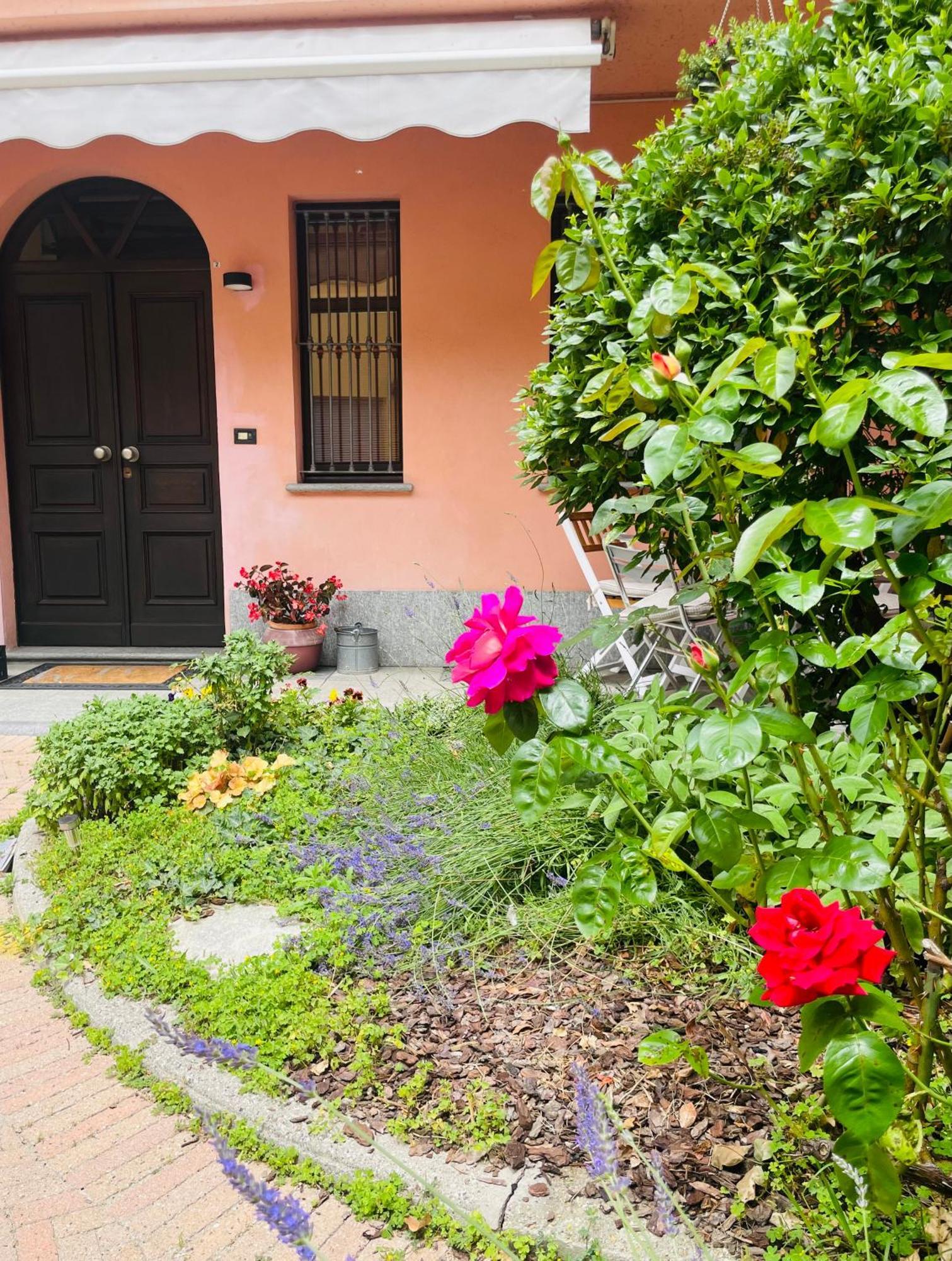 Casa Caroli, Charme E Comfort Nel Cuore Di Alba Екстер'єр фото