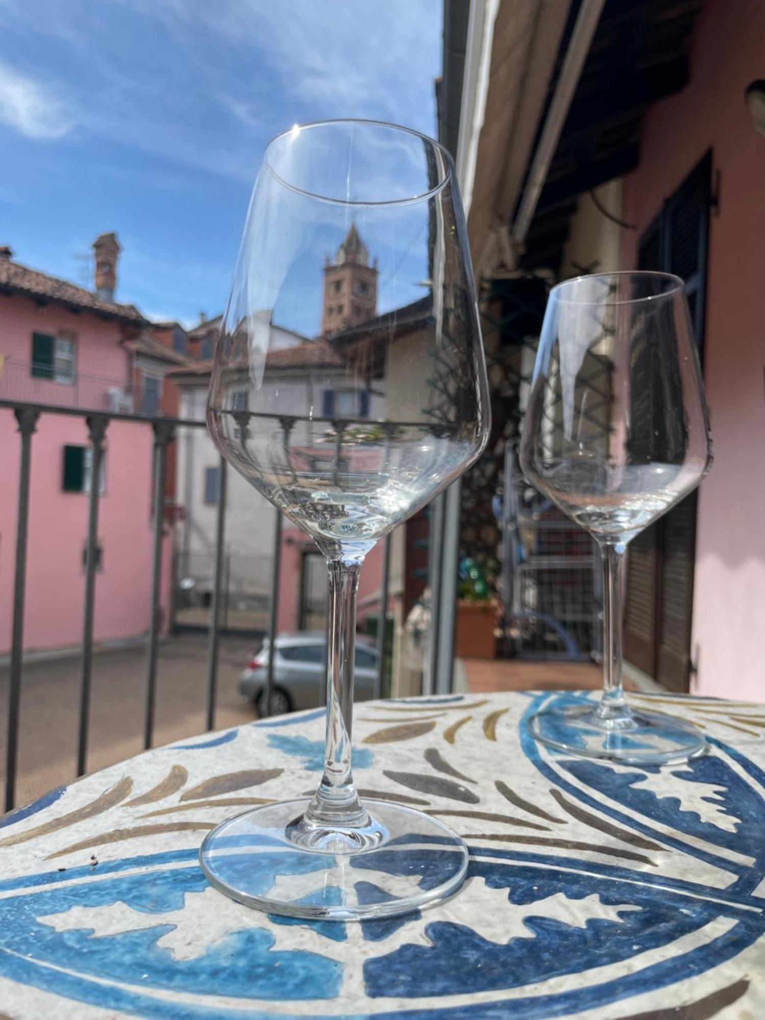 Casa Caroli, Charme E Comfort Nel Cuore Di Alba Екстер'єр фото